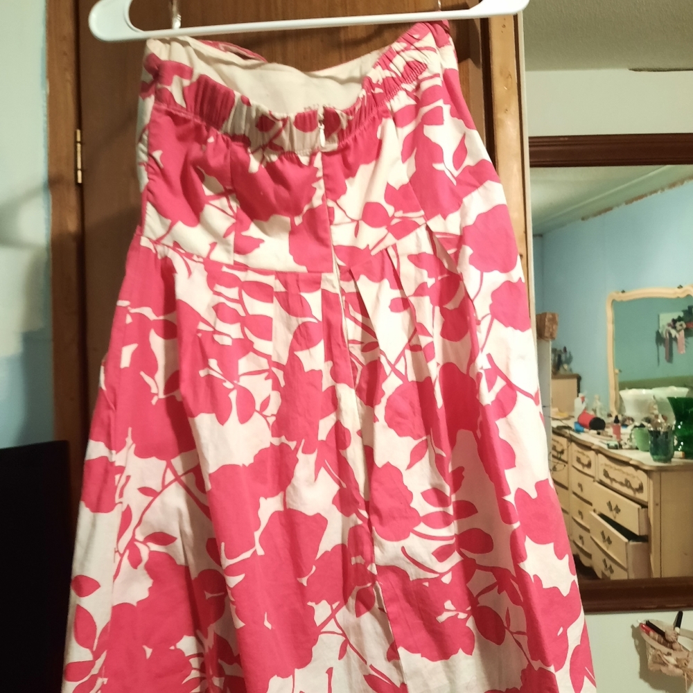 Strapless dress with pockets